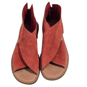 Born Iwa Suede Sandals